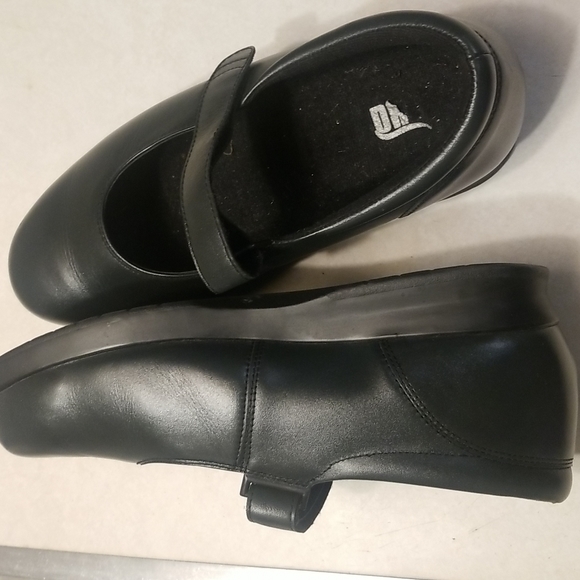 Drew Magnolia Mary Jane Orthopedic Loafer - Picture 3 of 8